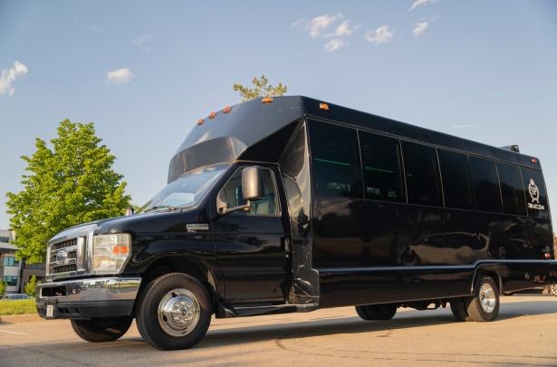 Black Ford E450 Exterior